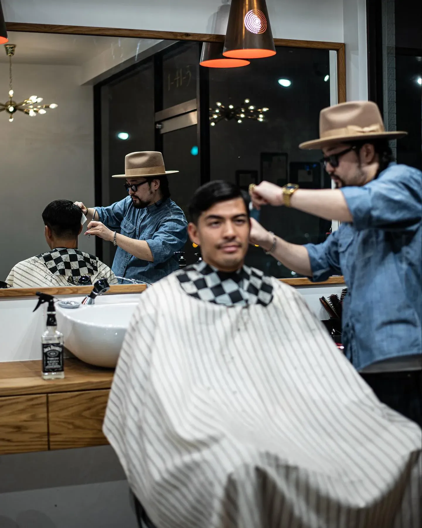 ALVAREZ BARBER SHOP