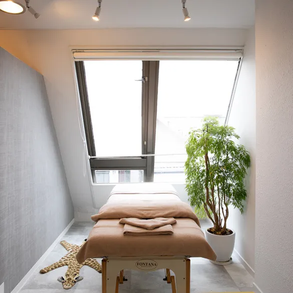 ももとゆでたまご Authentic Shaving Salon