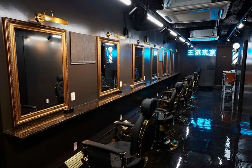 KINGSMAN TOKYO BARBER SHOP 立川北口店