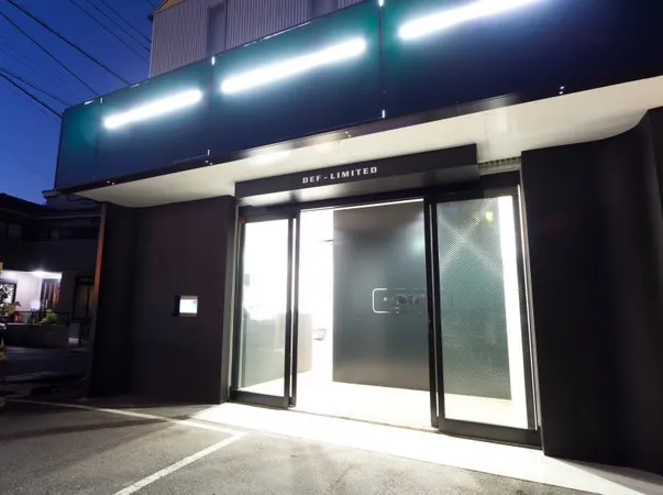 DEF-LIMITEDbyDEF CUTZ