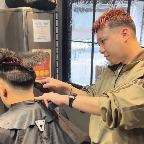 ・カット※フェードカットの場合+¥550〜