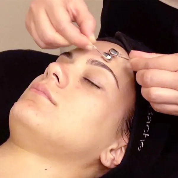 小顔造形eyeリフト