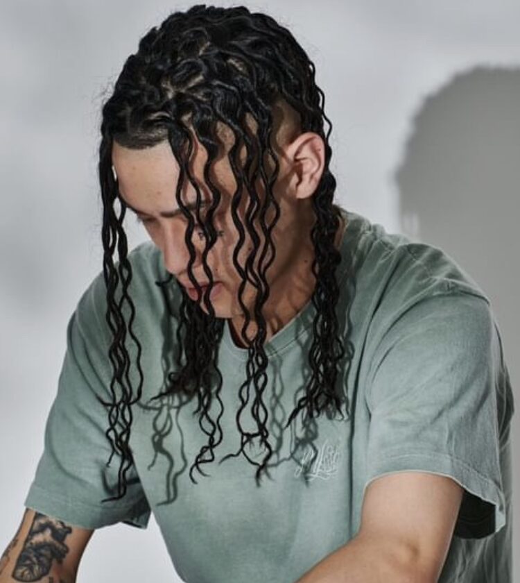 カット、特殊パーマ　  ¥24,200