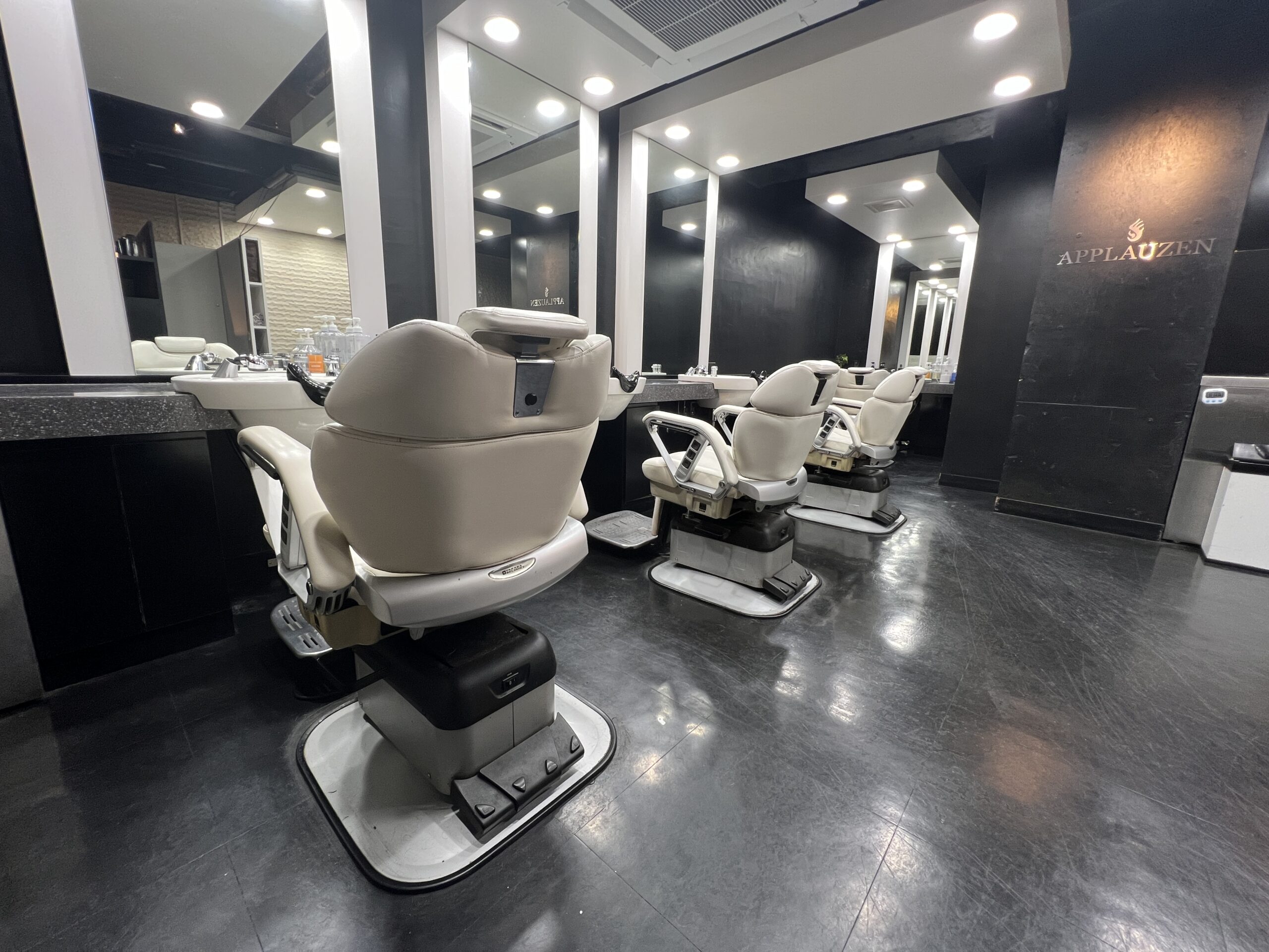 ヘアーサロン＆メンズ脱毛 APPLAUZEN