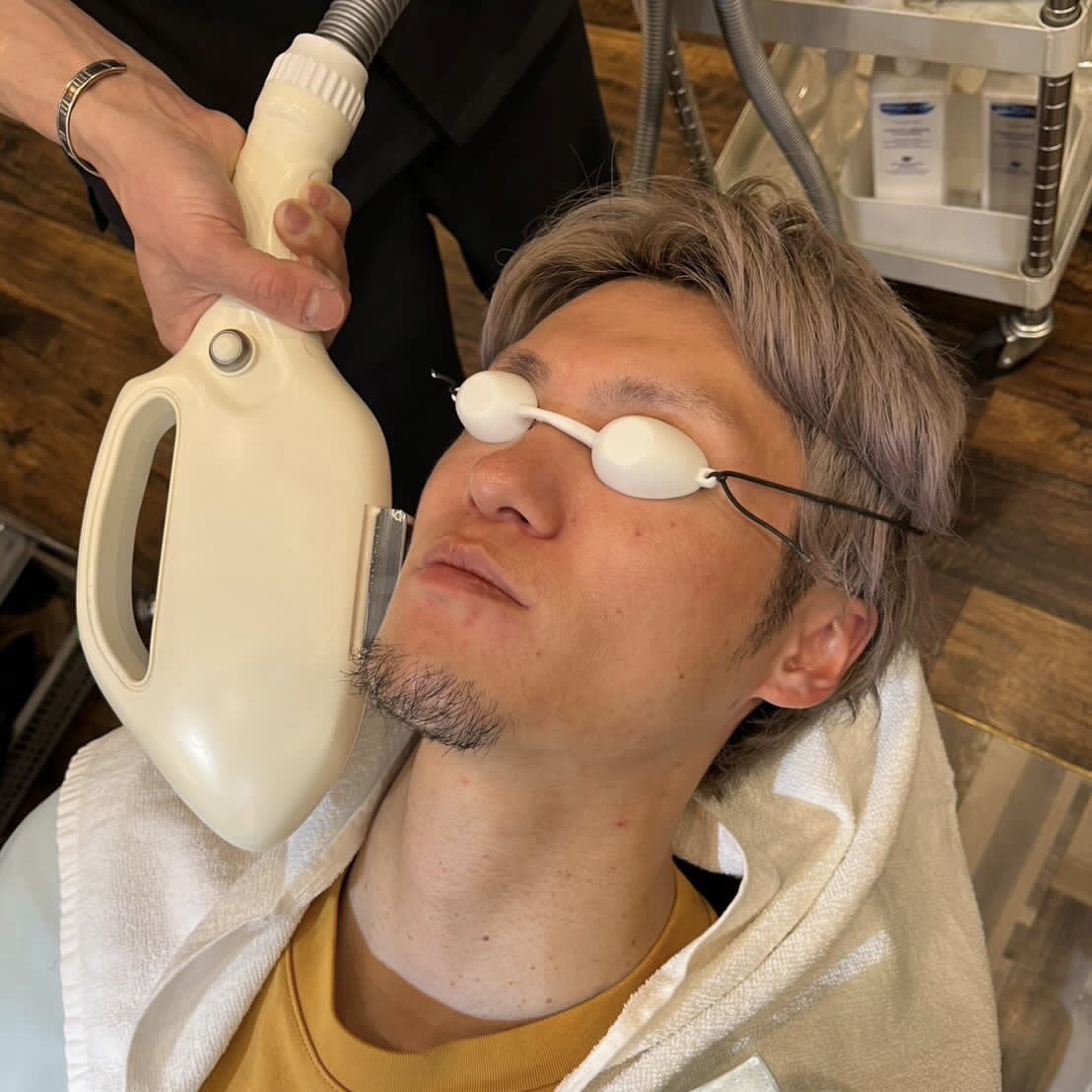 ヒゲ脱毛（カットシャンプー眉毛調整付き）　初回