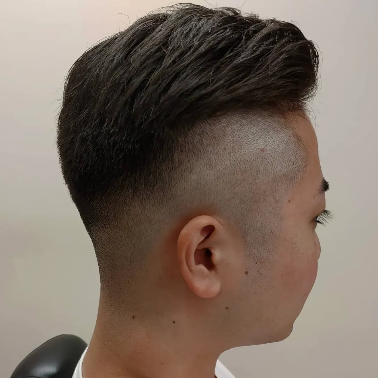 カット　サイド：ツーブロック&フェード(2mm~0.3mm) /バック：フェード(2mm~0.3mm)