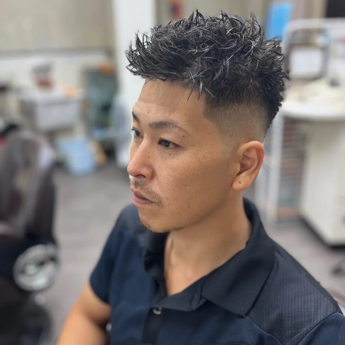 カット(スキンフェード)+アイロンパーマ　 ¥11,000〜